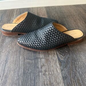 Nisolo Black Ama Woven Mule